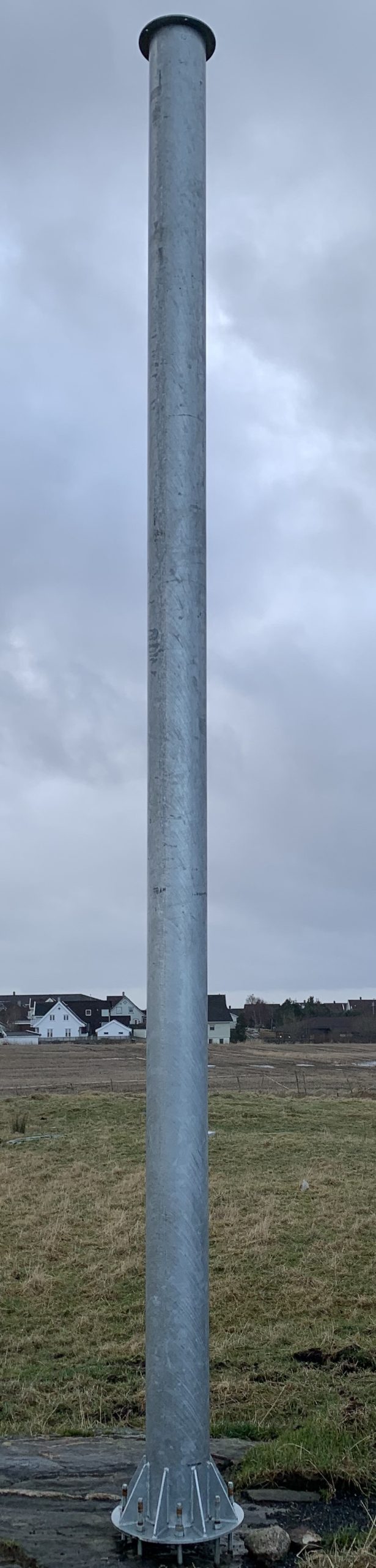 3 or 6-meter (8.35 or 16.7 ft) high hot-dip galvanized steel tube tower.