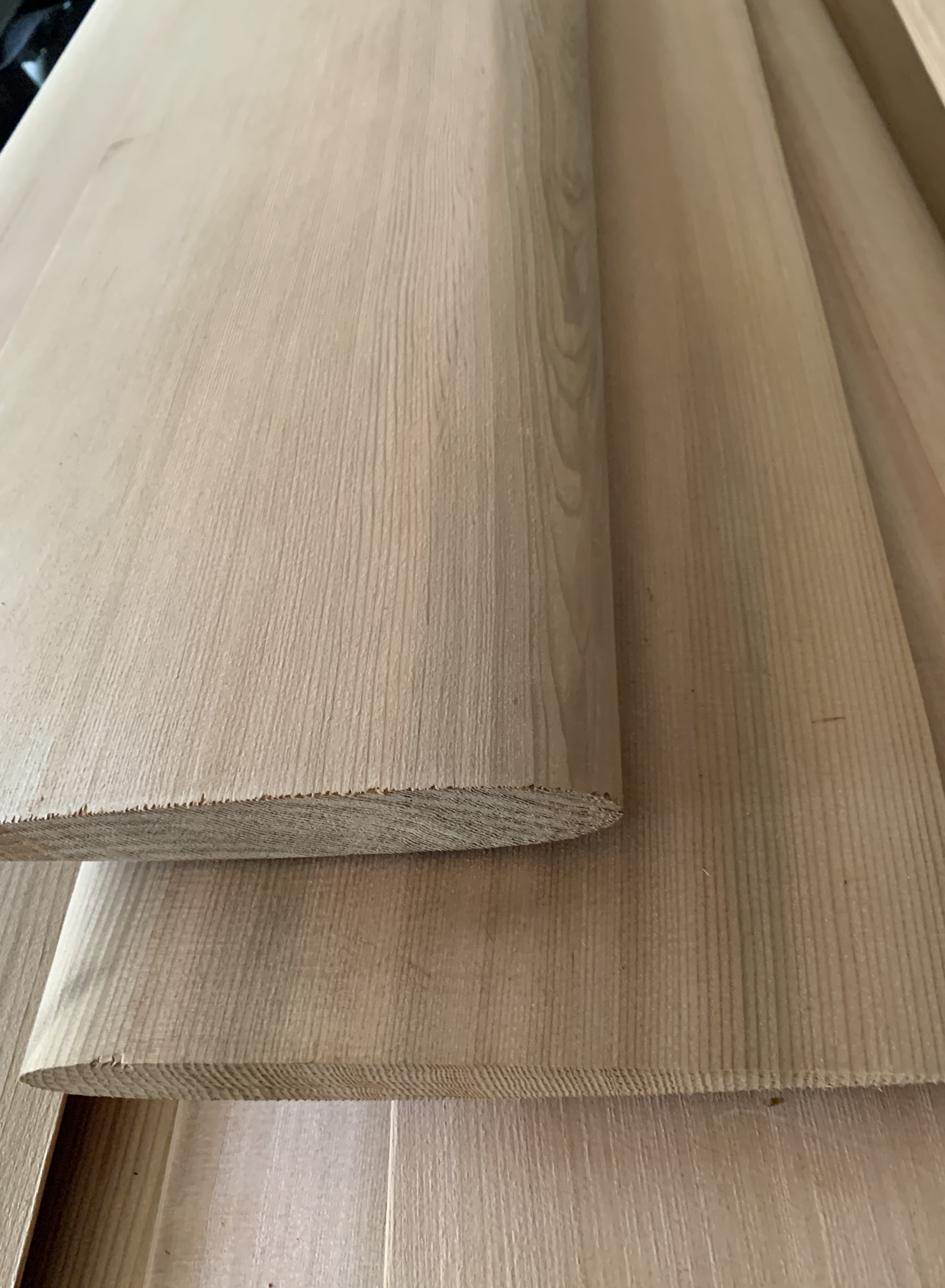 Cedar wings: 450 cm long x 23 cm chord width x max. 28 mm thickness. Weigh from 6.5 - 7.5 kg per wing. Undrilled, or Drilled for 2 x 3 x Ø8.5 mm for wingclamps.